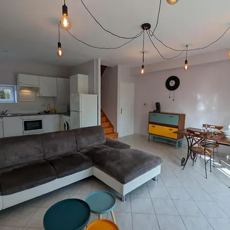 Tatil Evi Familial Avec Piscine Chauffee Et Wifi, Au Coeur De La Nature, Proche Chadurie, Charente - Fr-1-653-172