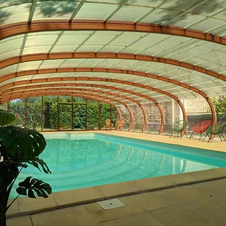 Dom wakacyjny Familial Avec Piscine Chauffee Et Wifi, Au Coeur De La Nature, Proche Chadurie, Charente - Fr-1-653-172 *